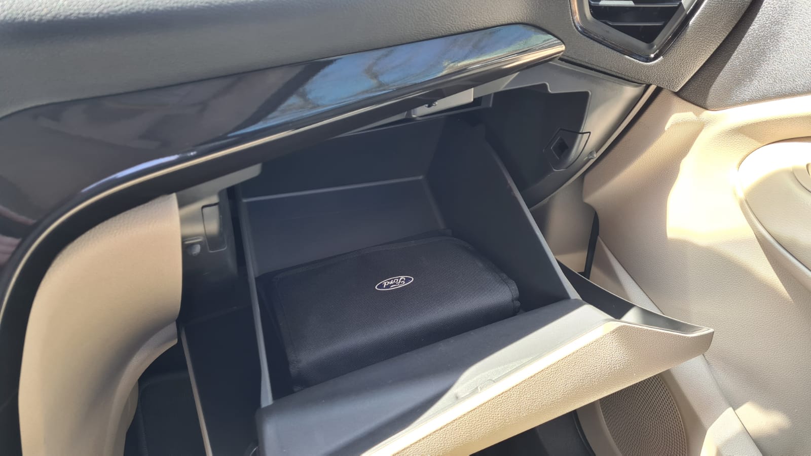 Ford Kuga Escape 2017r. Titanium